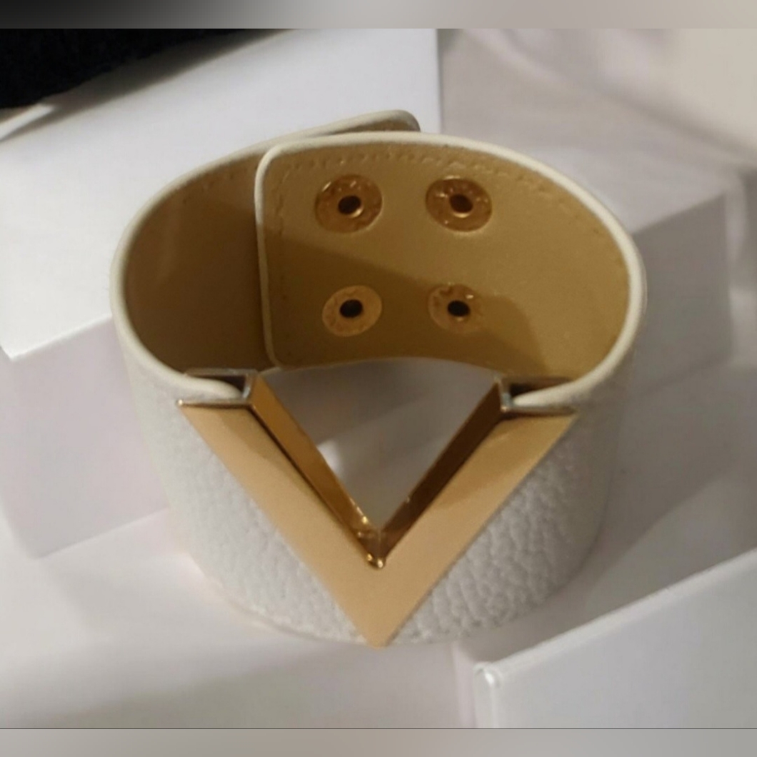 Womens Jewelry Punk Faux Leather Snap White And Gold V Cuff Bracelet